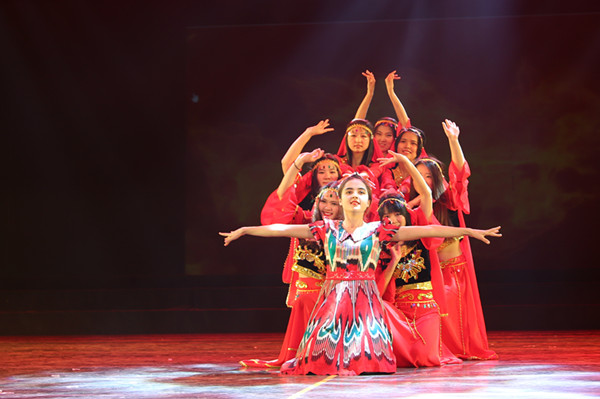 yl7703永利集团2016年“My Heart Goes with You” 迎新晚会圆满落幕