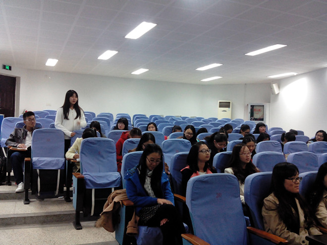 点滴做起，助人为乐--记yl7703永利集团道德大讲堂活动