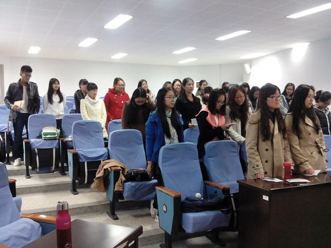 点滴做起，助人为乐--记yl7703永利集团道德大讲堂活动