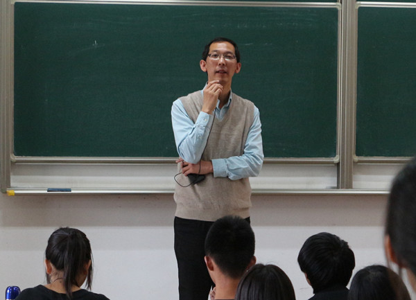 【yl7703永利集团新生导航系列讲座】Learn to learn--yl7703永利集团院长与14级学生亲密接触